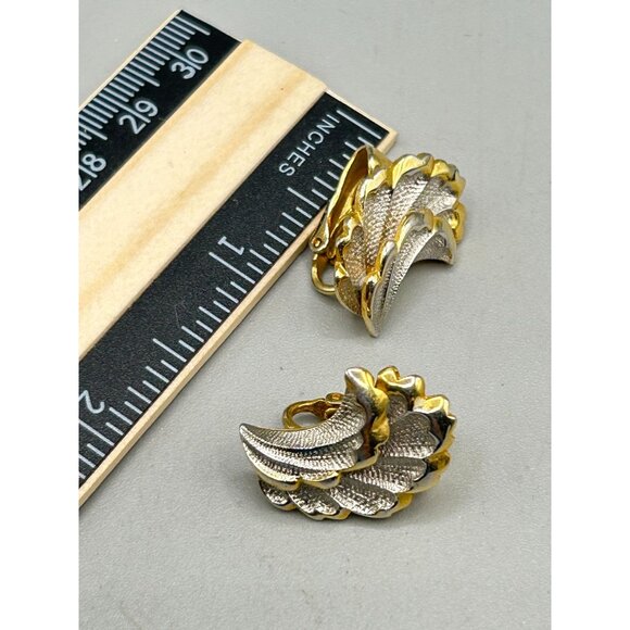 Vintage Two Tone Clip On Earrings Folded Leaf Design Elegant Detailed Clipons - Picture 7 of 7